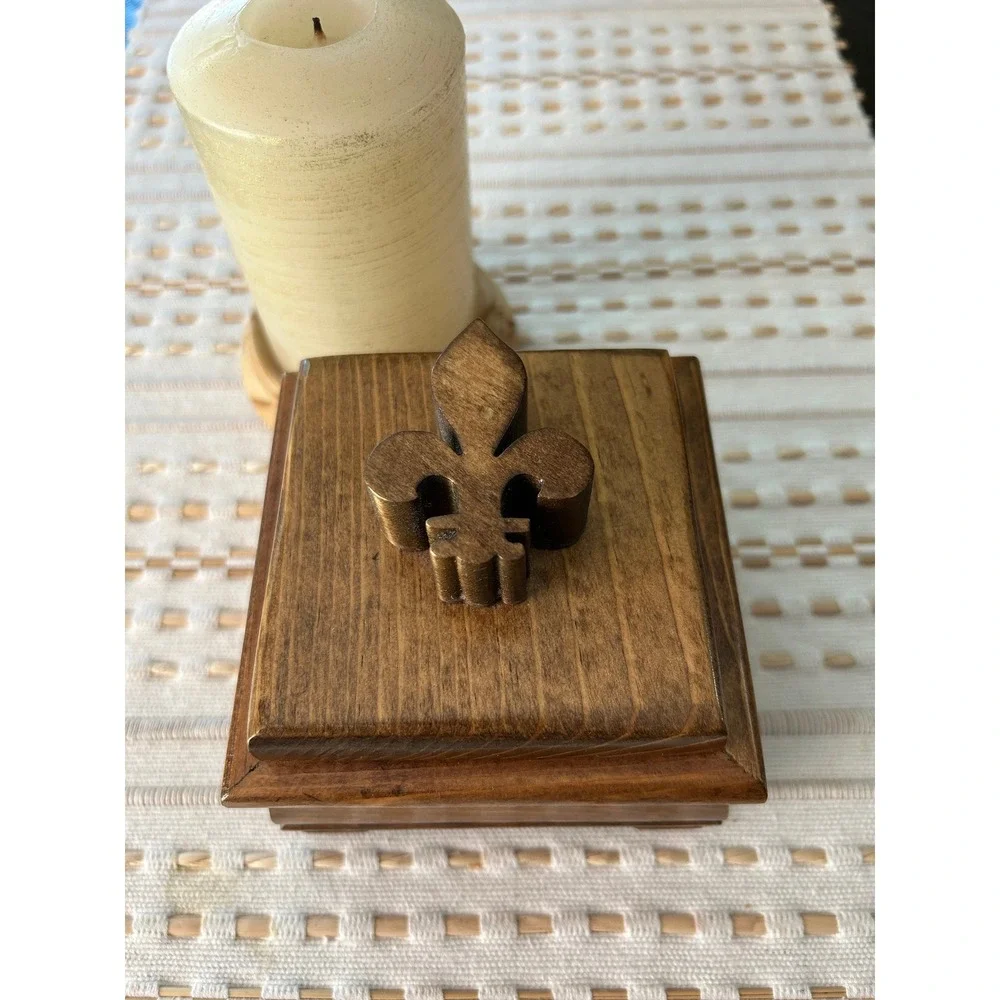 Vintage‎ wooden box